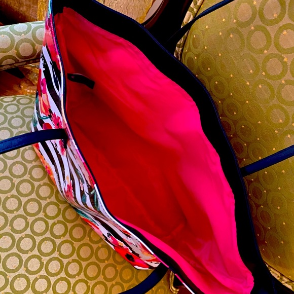 Macy’s Beach tote - Picture 1 of 4